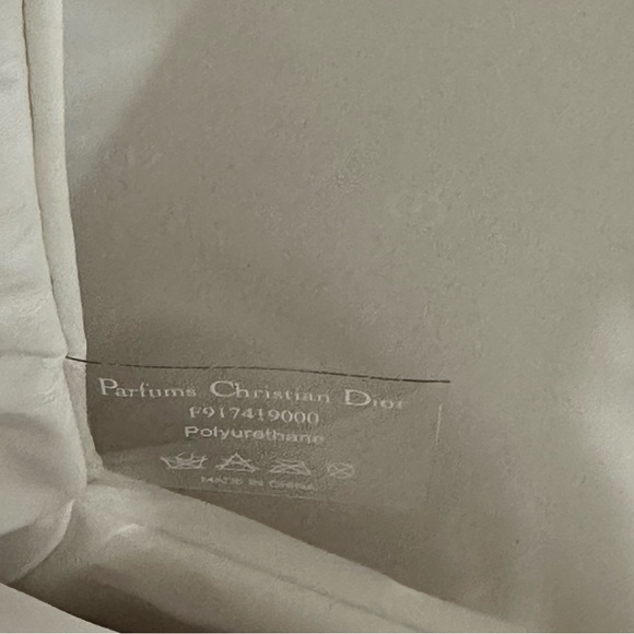 CD makeup bag - Picture 3 of 11